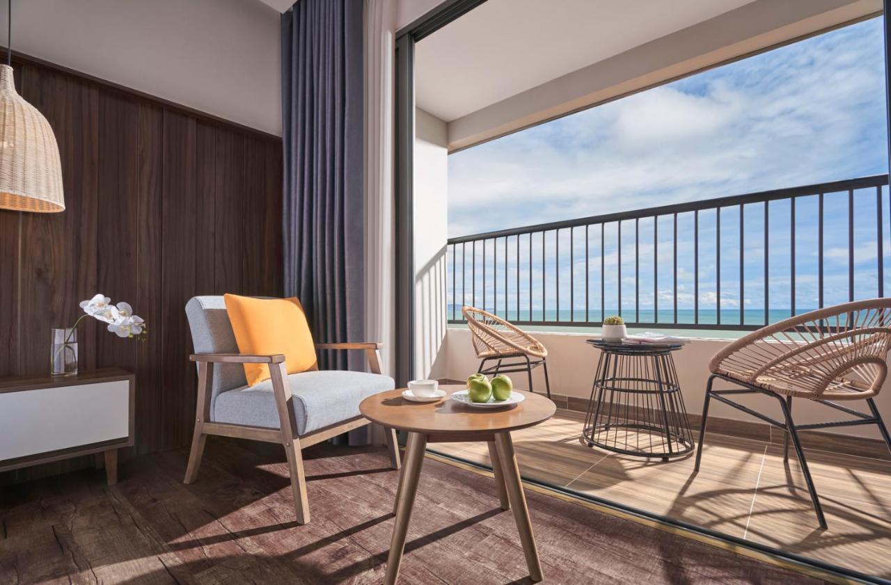 Vias Hotel Vung Tau - Transportation Included Exterior foto A balcony