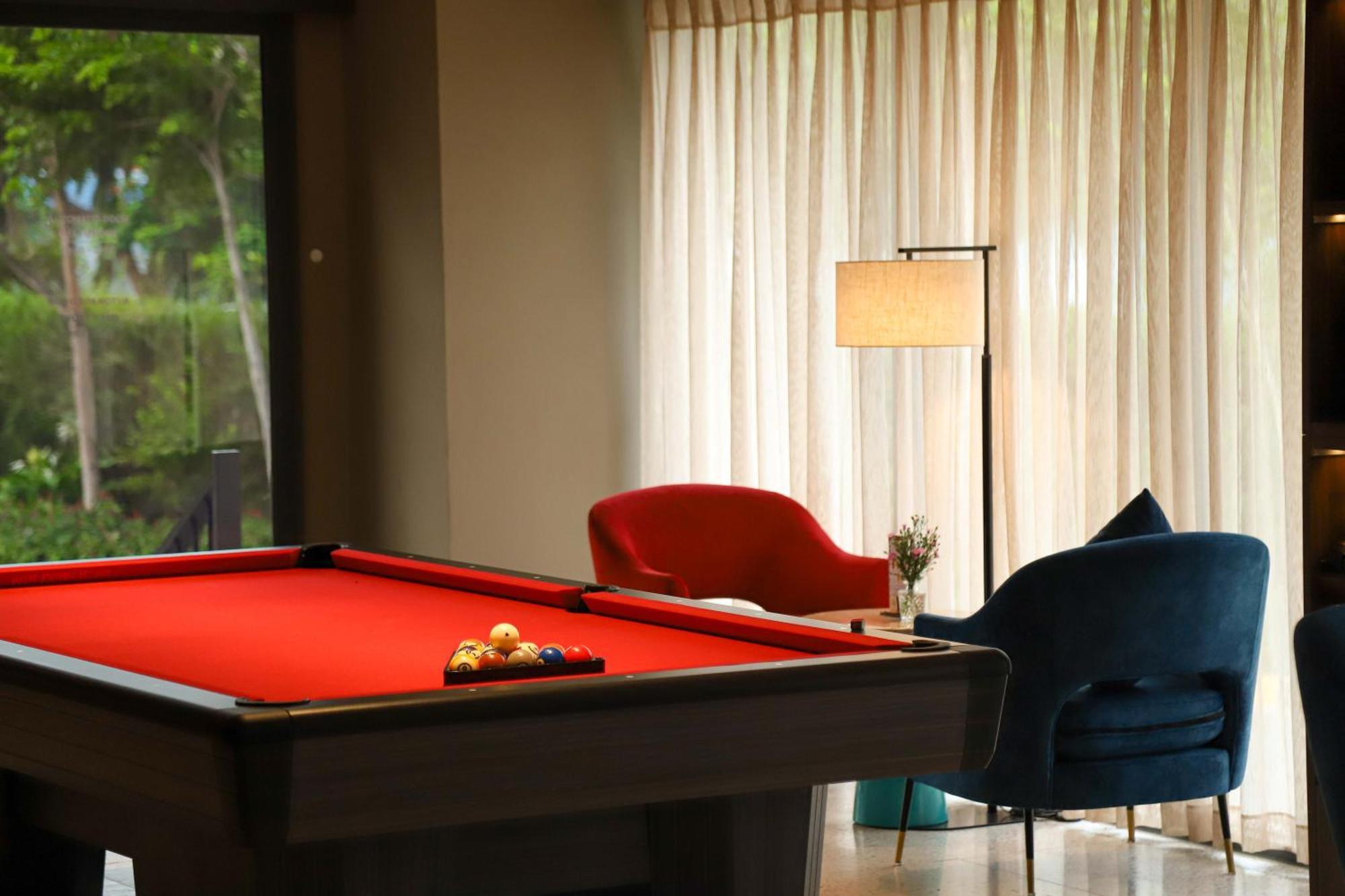 Vias Hotel Vung Tau - Transportation Included Exterior foto A pool table